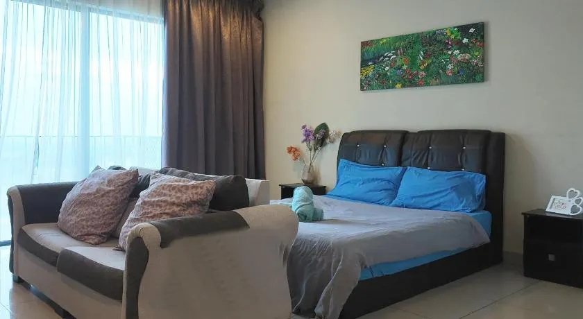 TREFOIL@SETIA CITY, STUDIO UNIT,HOMESTAY - Image 1