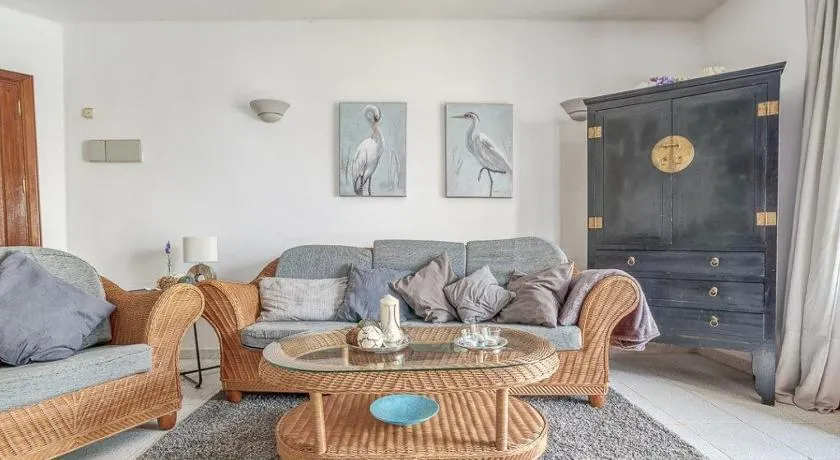 Hogar Palmera with Pool & Beach - Image 1
