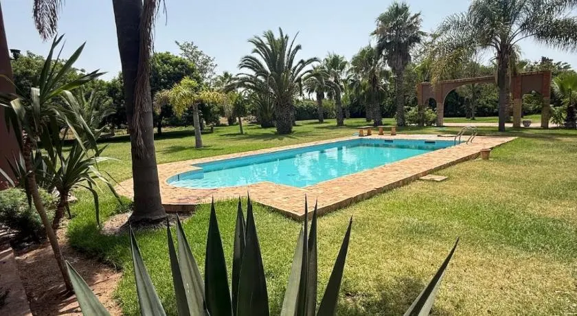 Chic home with a private pool - Image 1