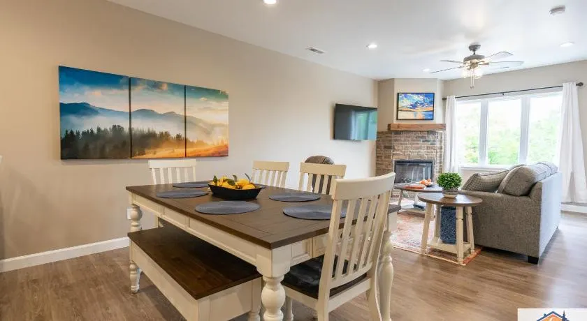 New Build - Walk-In 3BR Condo with Arcade Game - FREE TICKETS INCLUDED - FHG-207 - Image 1