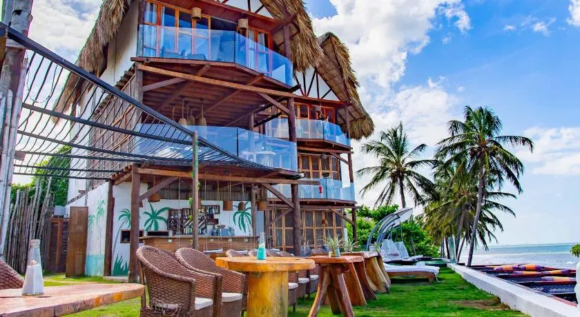 Amāra Beach Eco Hotel - Image 1