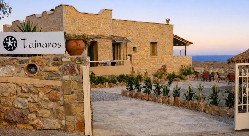Tainaros Rooms - Beachfront Cozy Getaways - Image 1