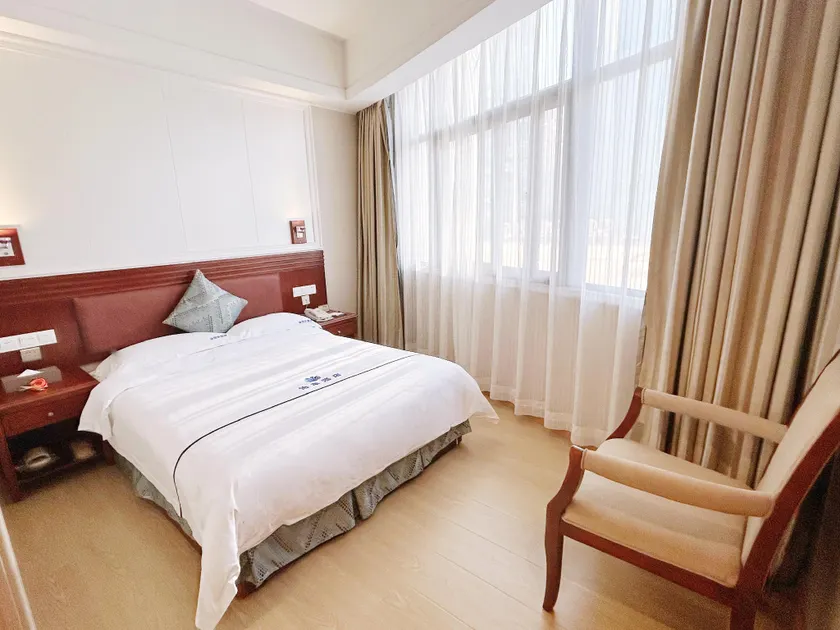 Shenzhen Xingwei Yifeng Hotel - Image 1