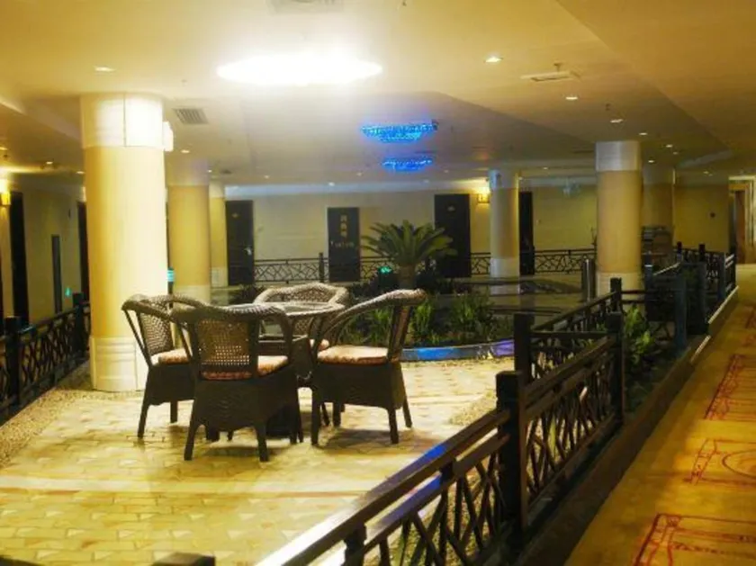 Dongya Business Hotel - Image 1