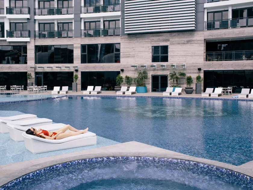 SIGLO SUITES @ The Knightsbridge Residences - Image 1