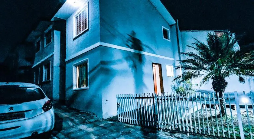 Casa para Hospedar - Image 1