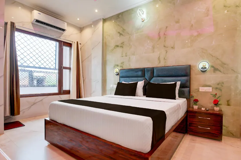 Super Townhouse by OYO Chandigarh Near PEC-PGI-PU Formerly Hotel Paradise - Image 1