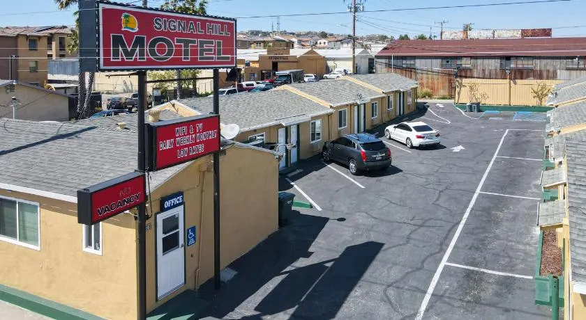 SIGNAL HILL MOTEL BEACH MOTEL - Image 1
