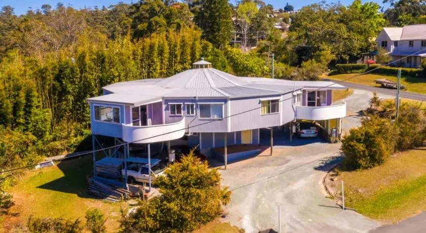 Tri Living with Coastal Views Tamborine Mountain - Image 1