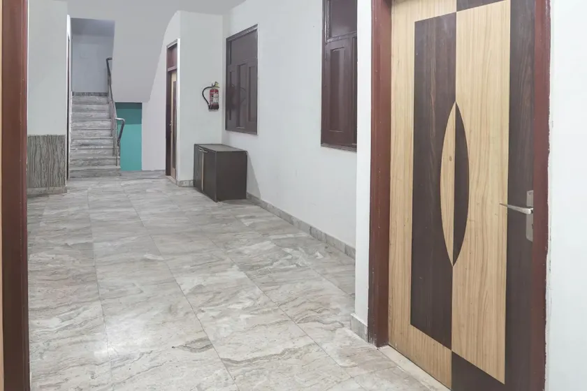 Hotel O Ginni - Image 1