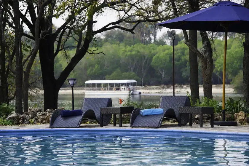 Azambezi River Lodge - Image 1