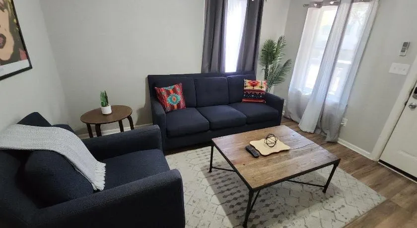 WL3, Free parking and Coffee , Smart Tv , Fast Wi-Fi - Image 1