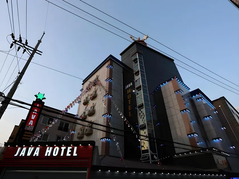 Java Hotel - Image 1