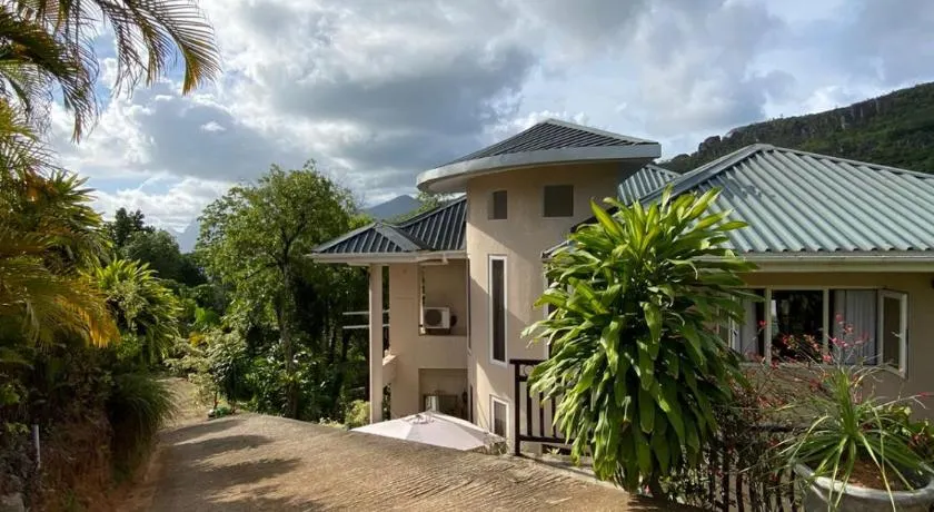SOUTH HILL VILLA - Image 1