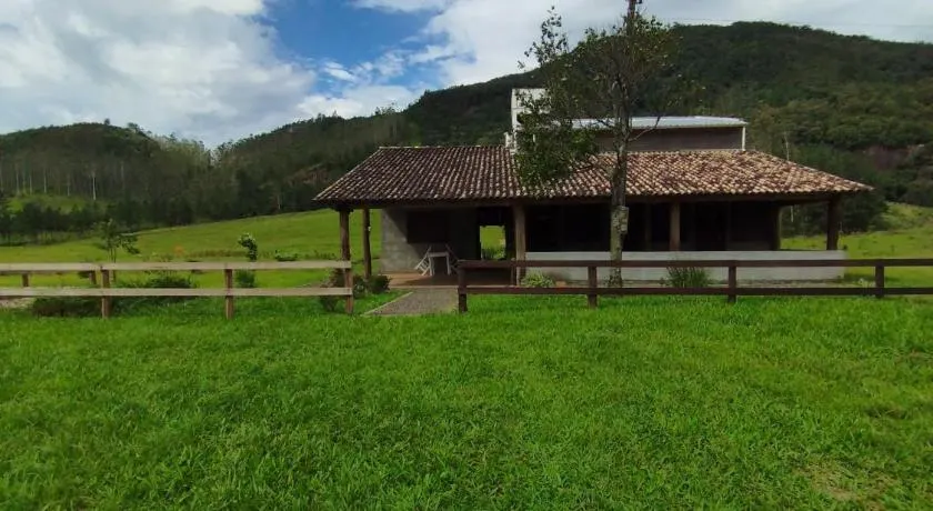 Hostel e Camping Vale Mirante da Rocha - Image 1