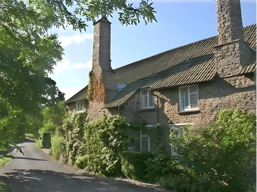 Tudor Cottage - Image 1