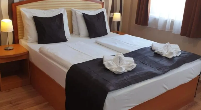 Six Inn Hotel Budapest - Image 1