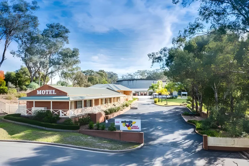 Commercial Golf Resort - Image 1