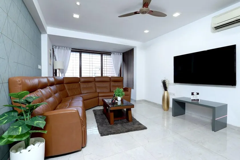 Malad HomeSuite - 4 BHK with Balcony - Image 1