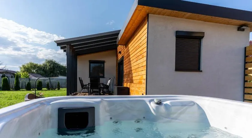 Tan'n'baum jacuzzi house Balatonfenyves - Image 1