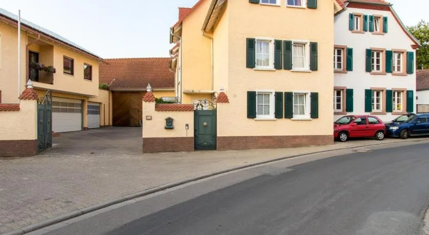 Weingut und Gästehaus Henrici - Image 1