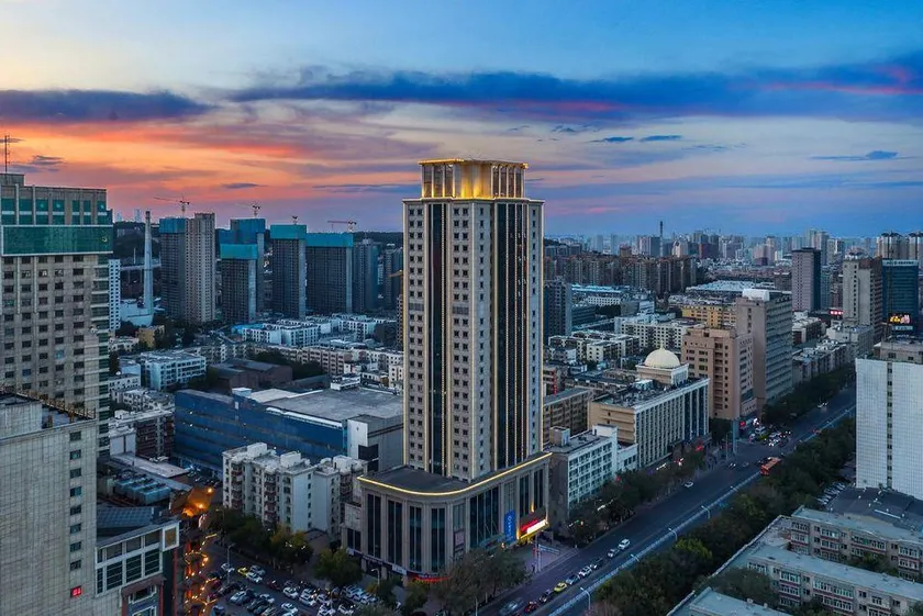 Urumqi Hengyu International Hotel (Hetian 2nd Street, Dehui Wanda Plaza) - Image 1