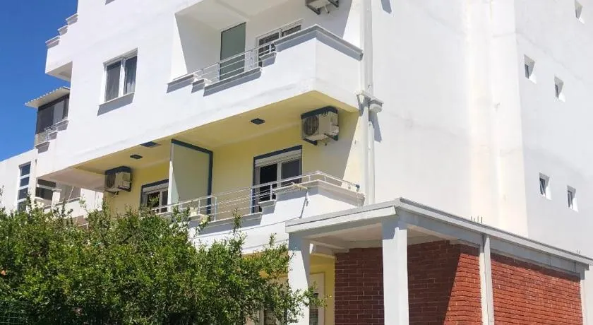 Apartmani PERICIC SUTOMORE NEW HOUSE - Image 1