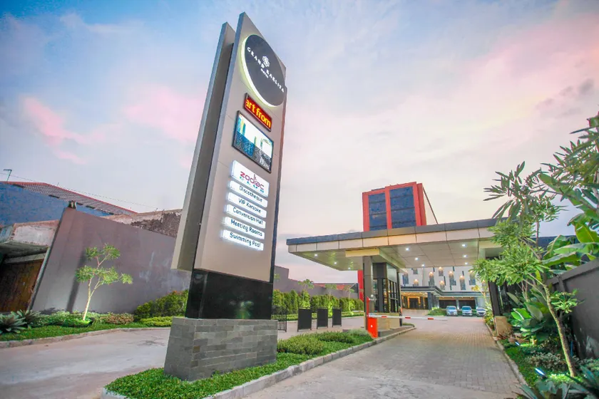 Grand Karlita Hotel Purwokerto - Image 1