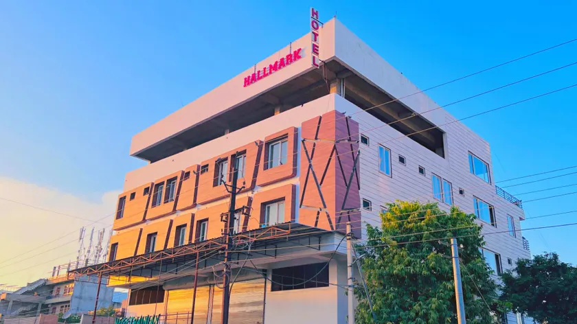 Hotel Hallmark By THC Group - Image 1