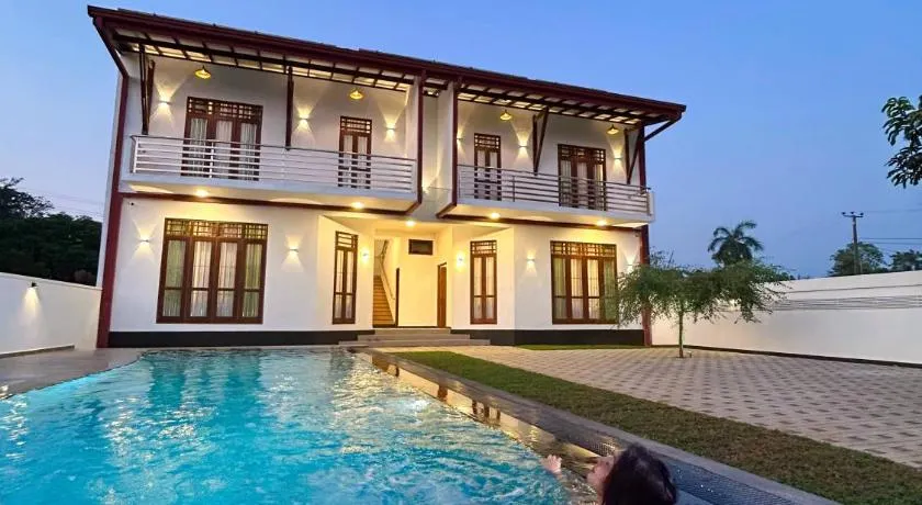 Villa Elegant Oasis - Image 1