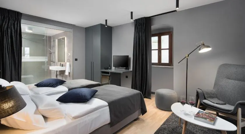 Rialto Residence - Image 1