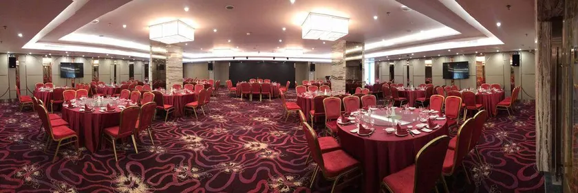 Juchunyuan Binjiang Holiday Hotel - Image 1