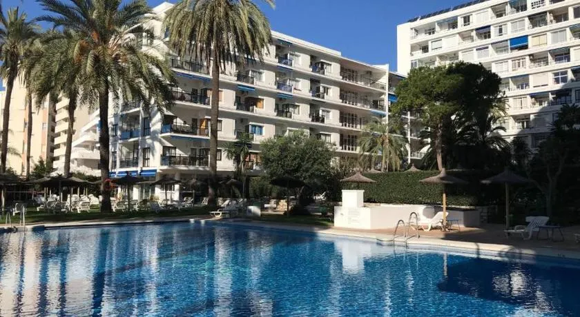 Marbella skol - Image 1