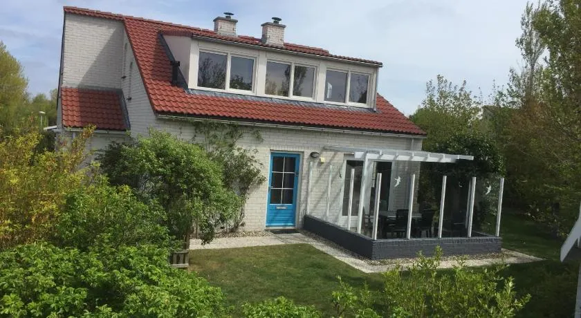 Dune Park Bungalow Stuga, Sauna, BBQ, Netflix - Image 1
