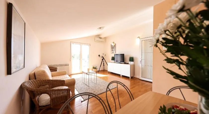 Apartment and Rooms Santini - Image 1
