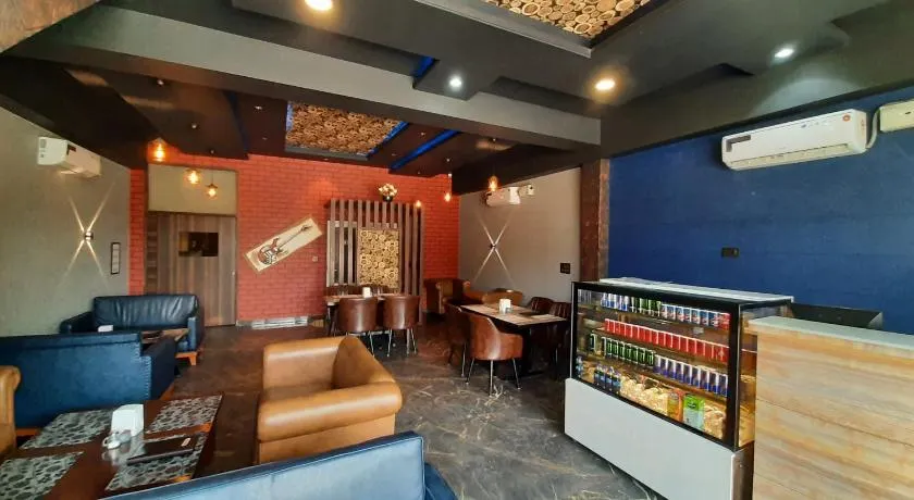 Hotel Ventures Inn - Image 1