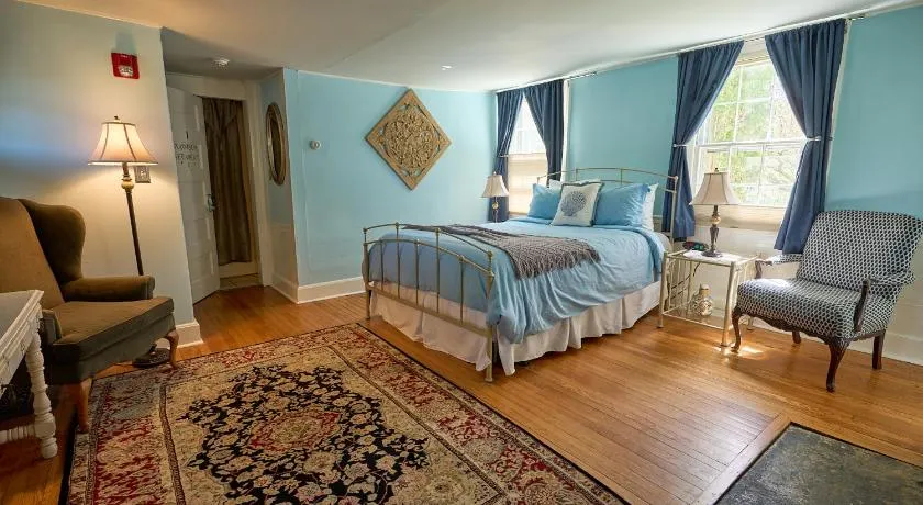Scranton Seahorse Inn - Image 1