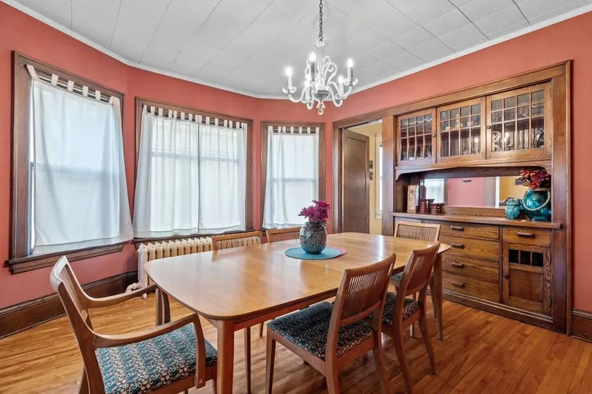 Classic Craftsman - Image 1