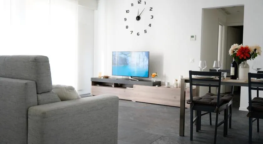 Urban Flat - Image 1