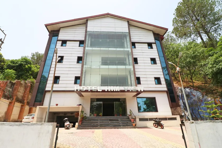 OYO 43426 Hotel Him View - Image 1