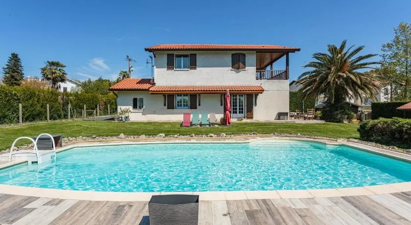 Maison Urt - Charmante maison avec piscine - Image 1