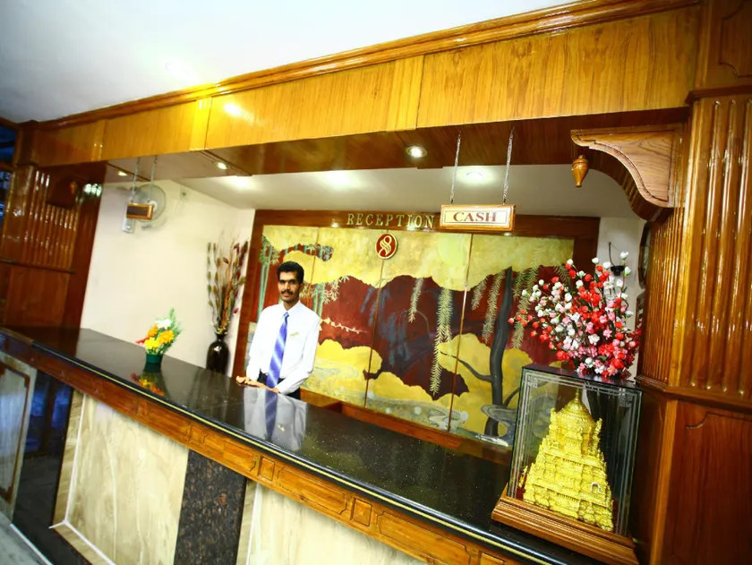 Hotel Sindhuri Park - Image 1