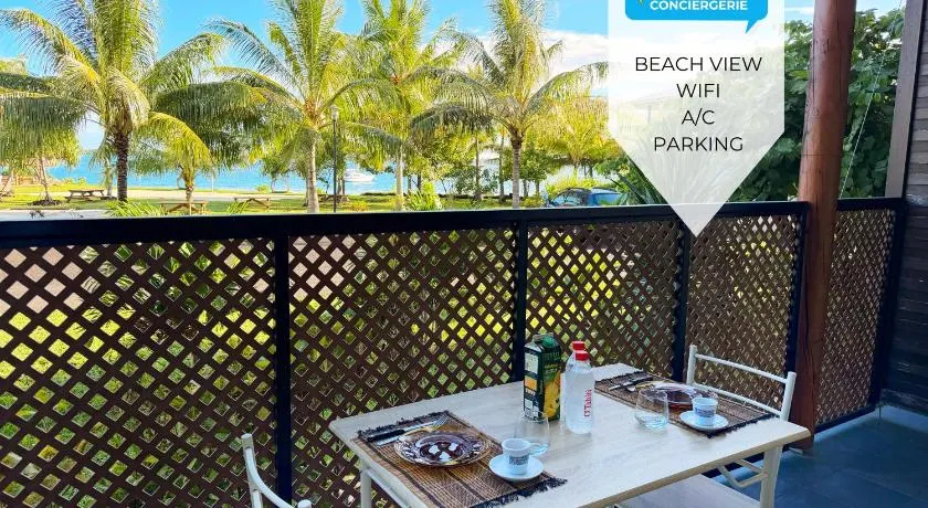 Charming beachfront studio - Image 1