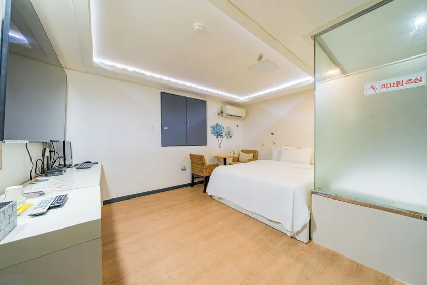 Yeongdeungpo The Moon Hotel - Image 1