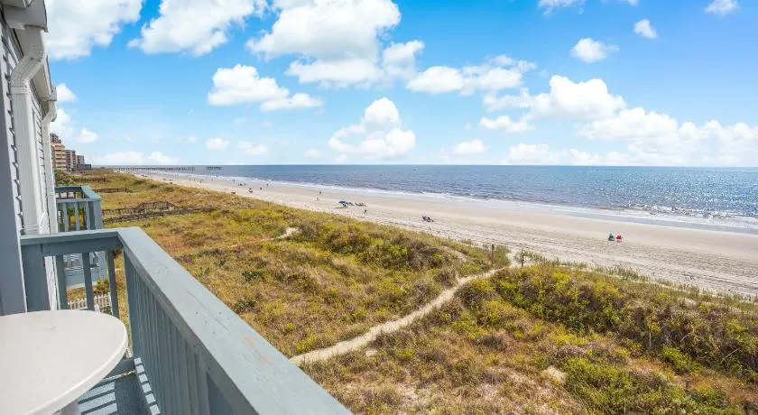 2BR, 2Bath condo Oceanfront Getaway with pool - Image 1
