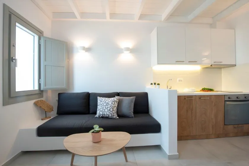 Luxury Suite with Sunrise and Sea View - Image 1