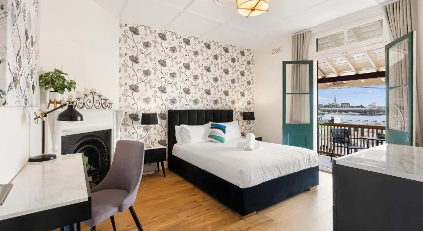 Boutique Apartment With Private Roof Terrace - Image 1