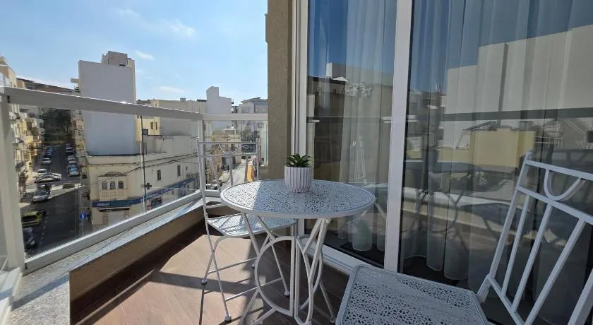 Modern 1BR APT with Terrace Near Marina - Central Msida - Image 1