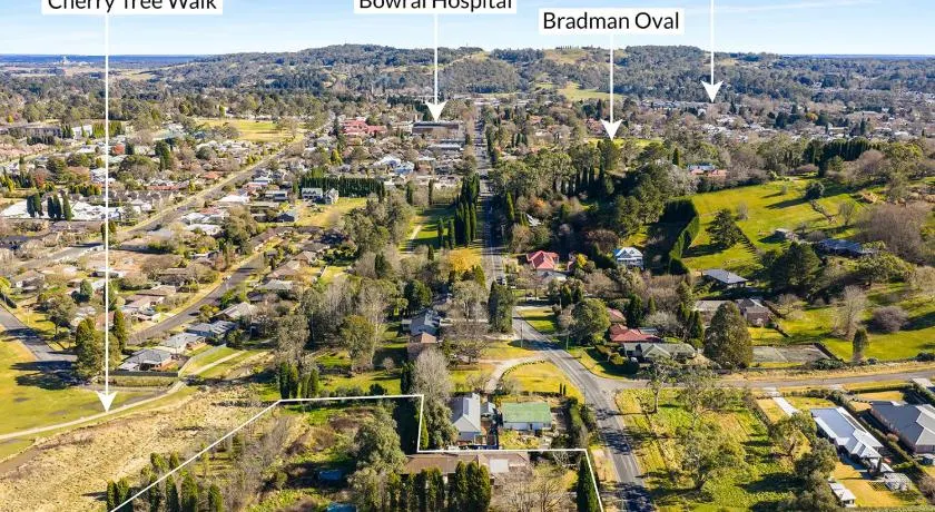 New family sized Bowral sanctuary with fireplace - Image 1