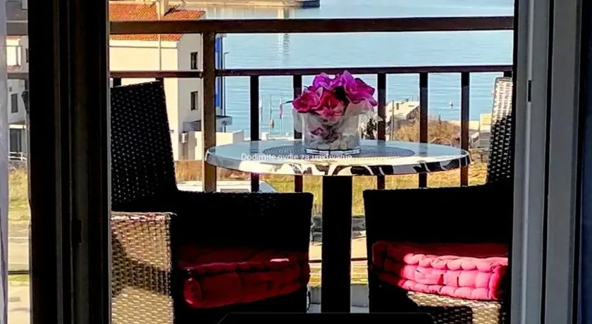 Beautiful sea view 6 luxury studio Danijela - Image 1